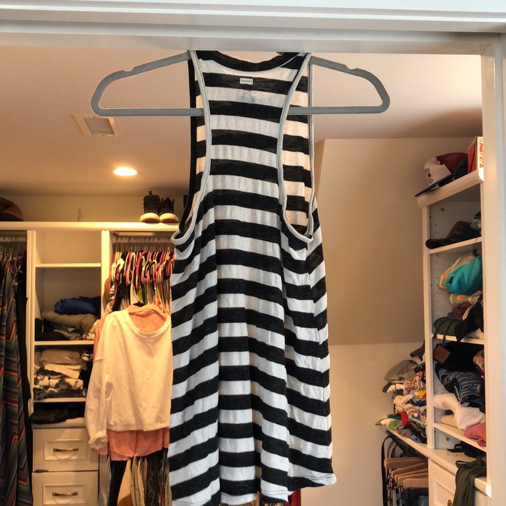 Volcom Mock Neck Tank - Picture 2 of 4